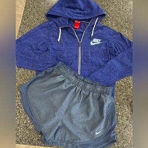 Womens NIKE Athletic Shorts & Sweatshirt, sz Large